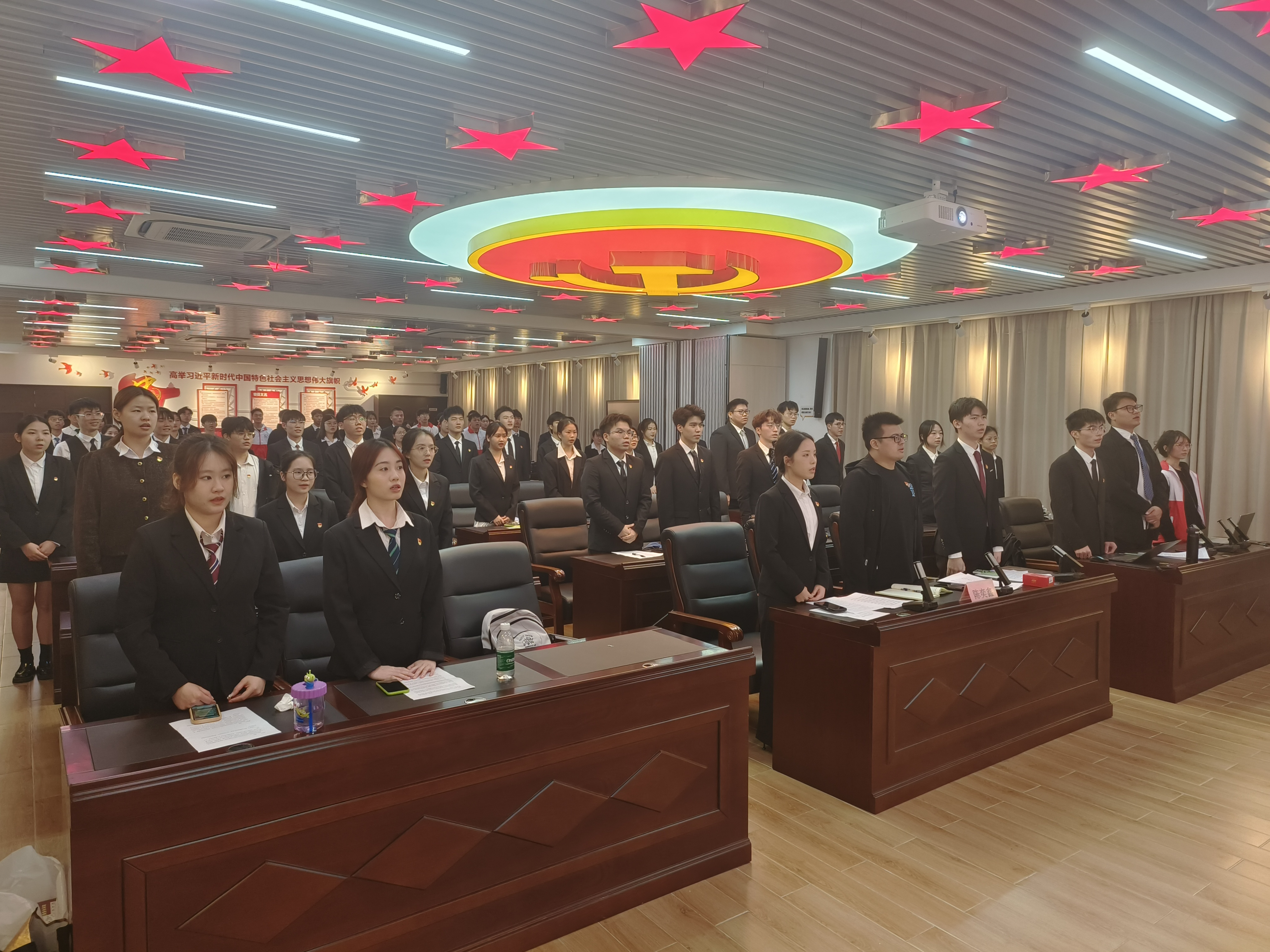 奏唱国歌1.jpg