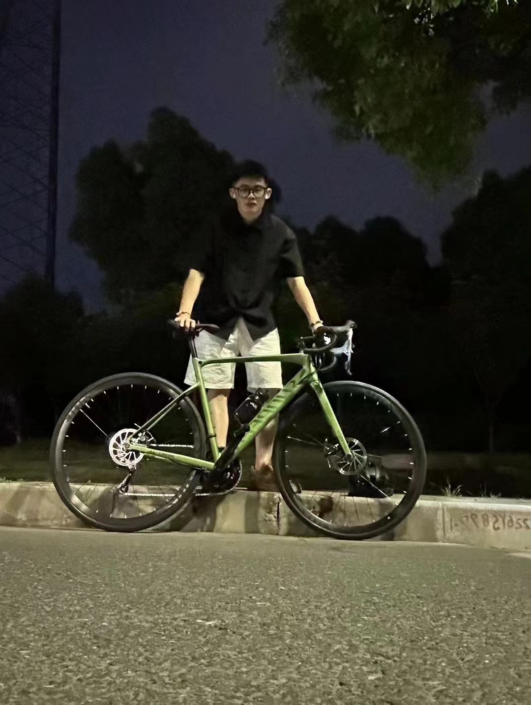 夏炳豪个人照片.jpg