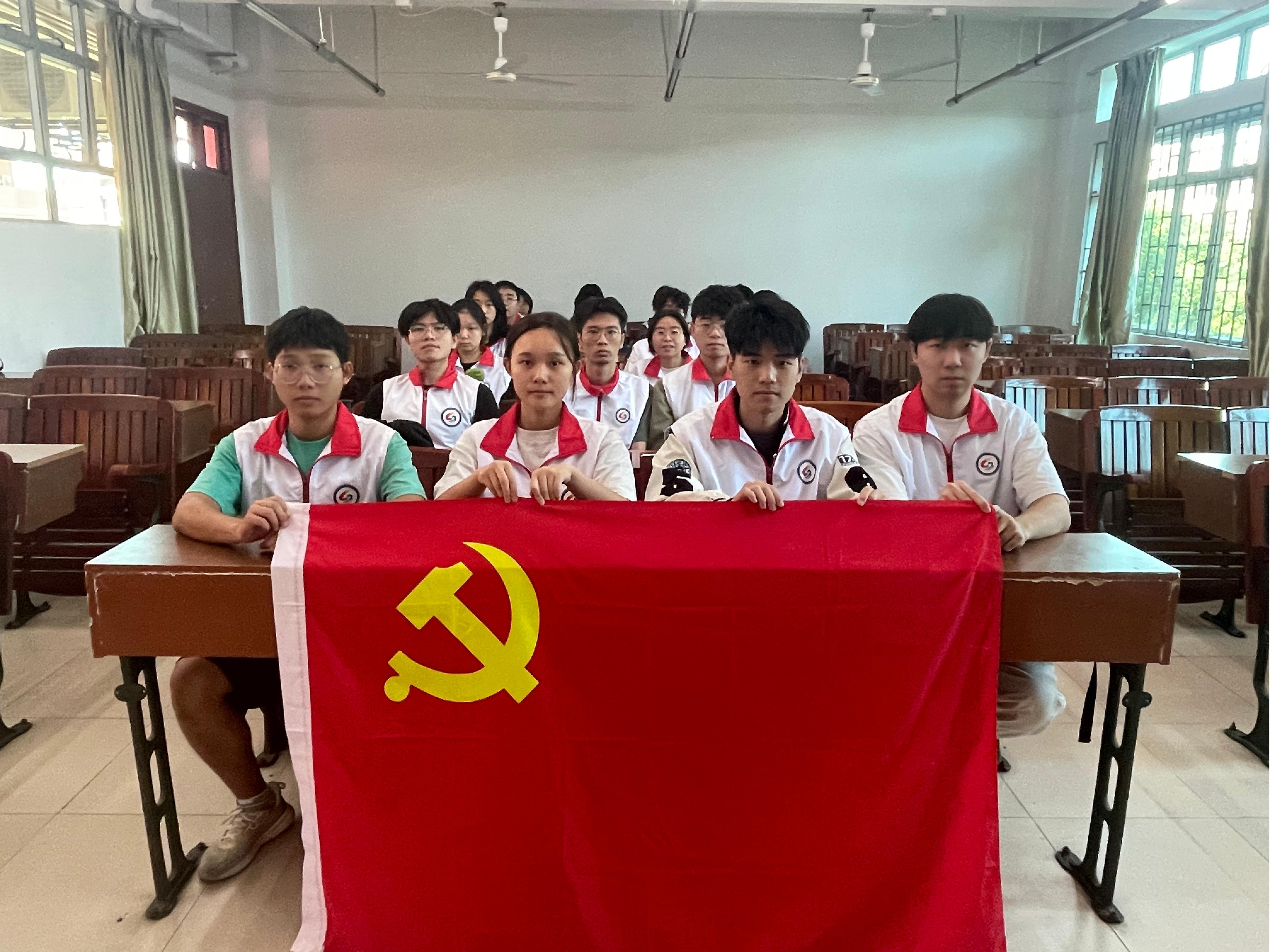 审查组合照.jpg